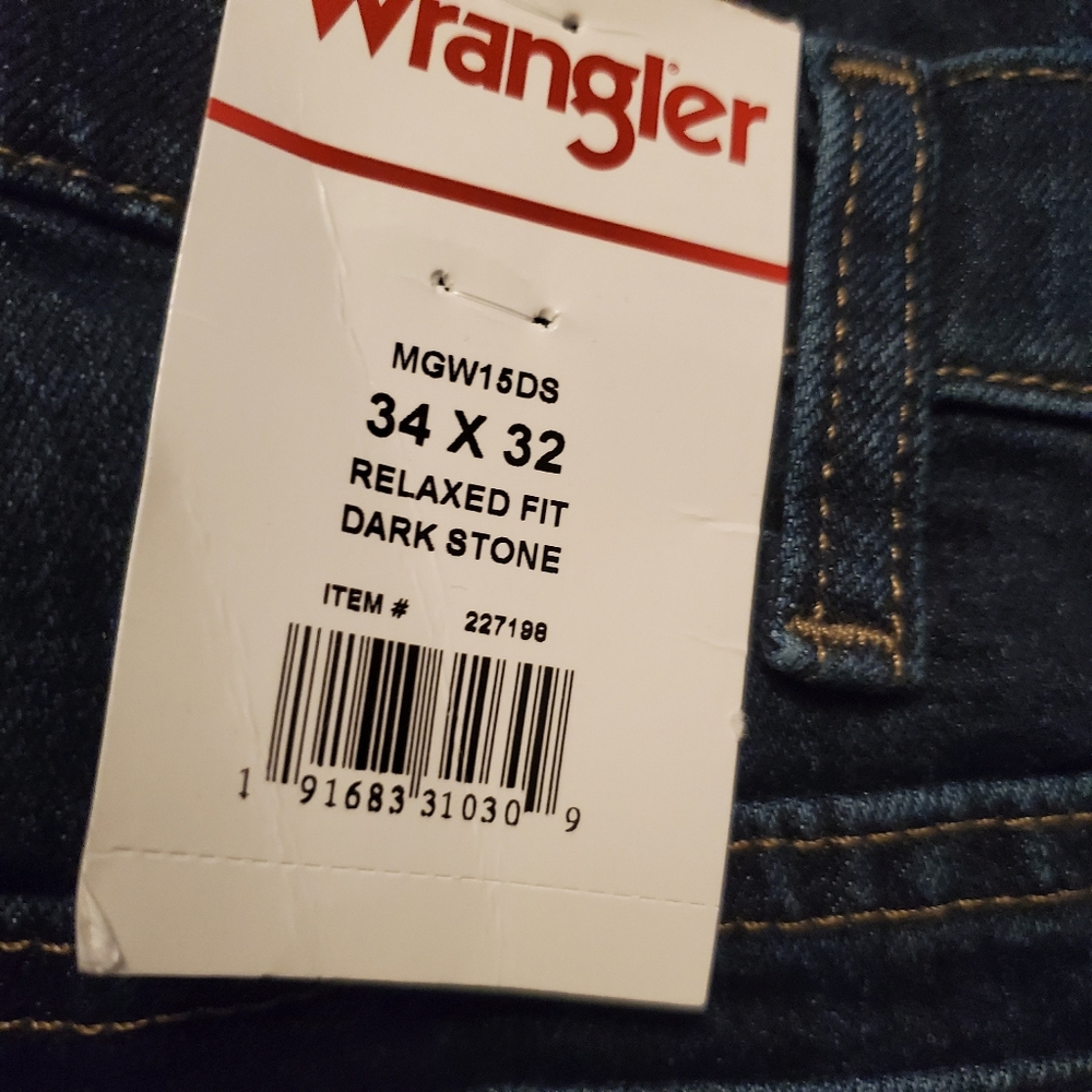 Wrangler Relaxed Straight Fit Flex Jean 32" inseam - Picture 4 of 10